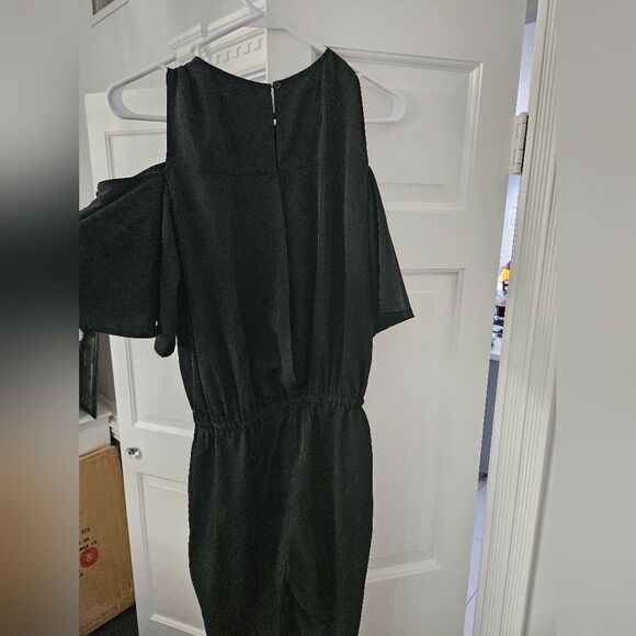 Revolve WAYF Cold-Shoulder jumpsuit size xs - Picture 3 of 6